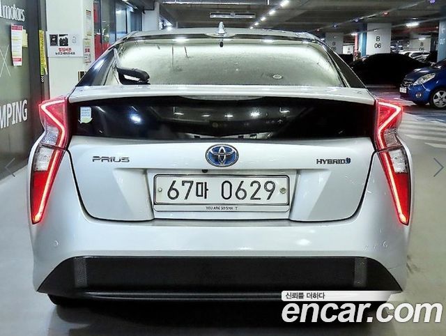 Toyota Prius 2016 — photo 5