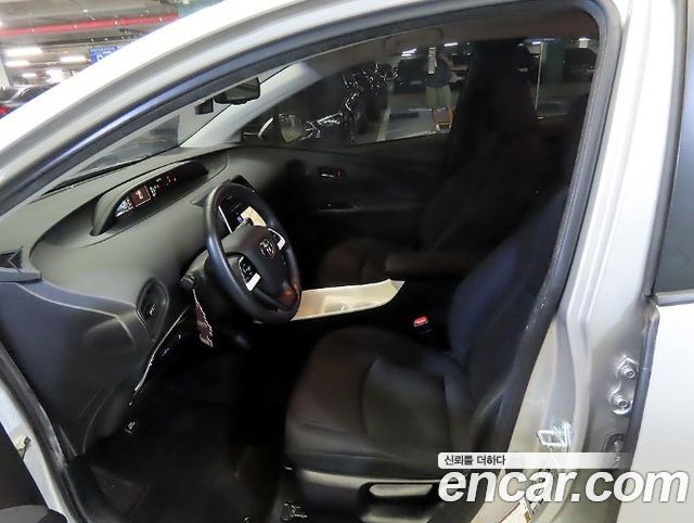 Toyota Prius 2016 — photo 6