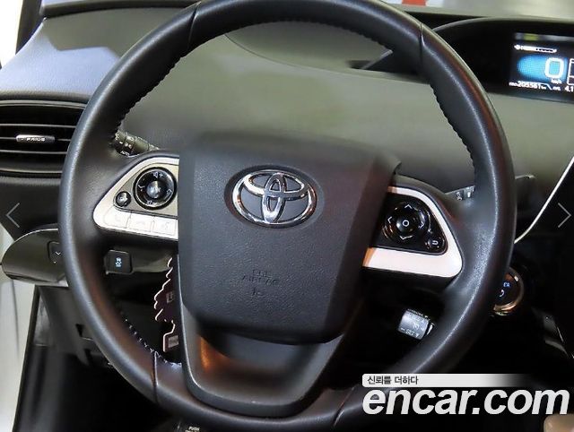 Toyota Prius 2016 — photo 8