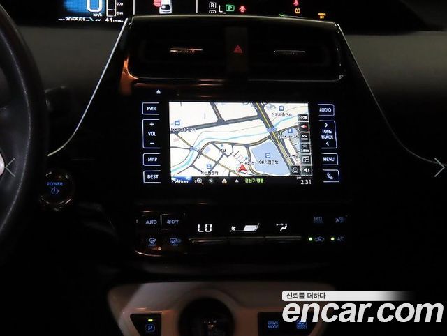 Toyota Prius 2016 — photo 11