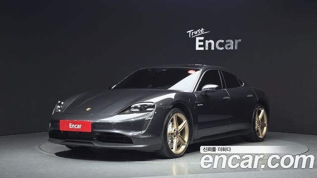 Porsche Taycan 2021 — photo 1