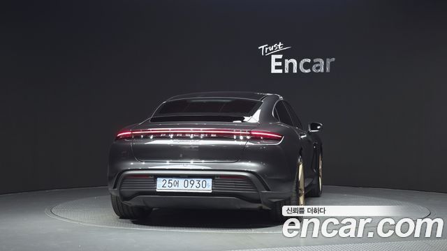 Porsche Taycan 2021 — photo 4