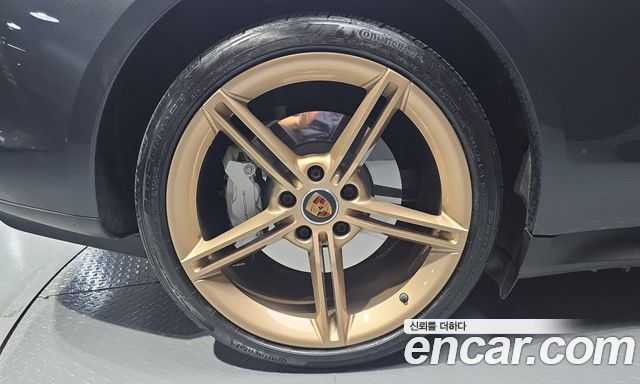 Porsche Taycan 2021 — photo 5