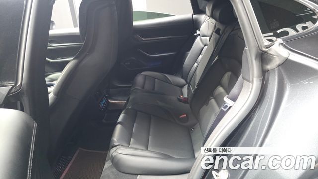Porsche Taycan 2021 — photo 17