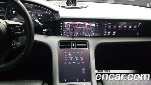 Porsche Taycan 2021 — photo 20