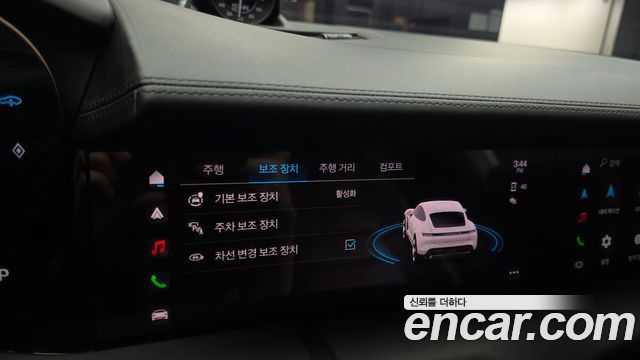 Porsche Taycan 2021 — photo 26