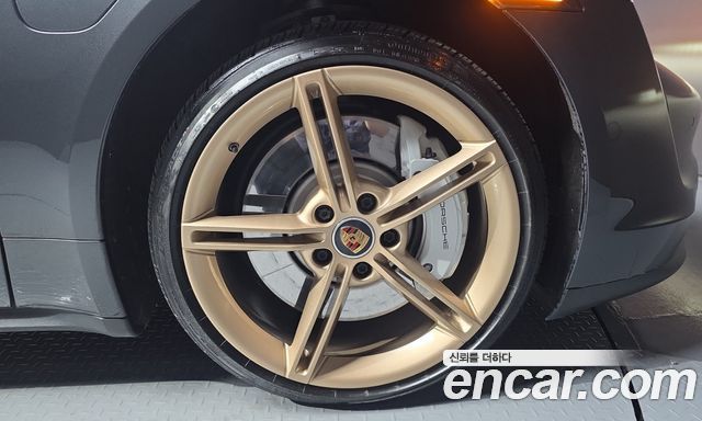Porsche Taycan 2021 — photo 7