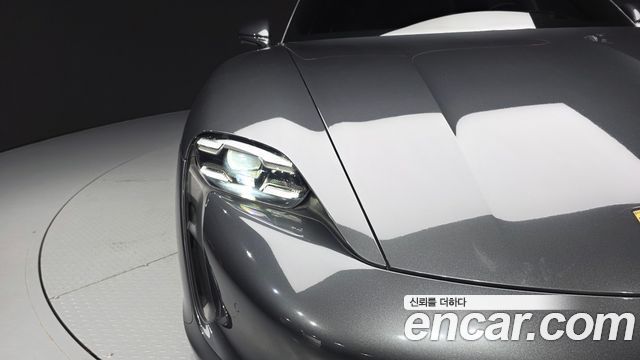 Porsche Taycan 2021 — photo 8