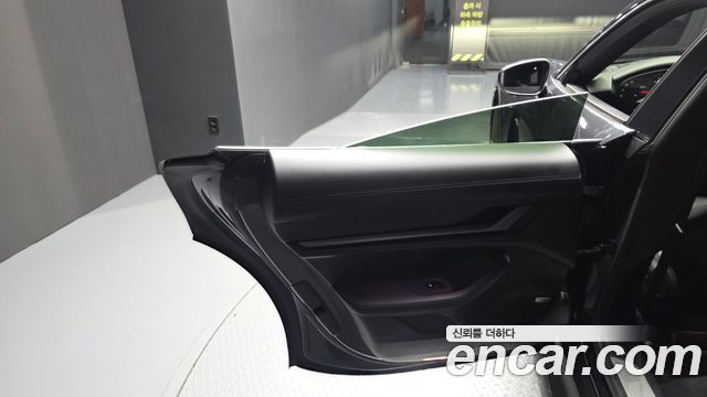 Porsche Taycan 2021 — photo 15