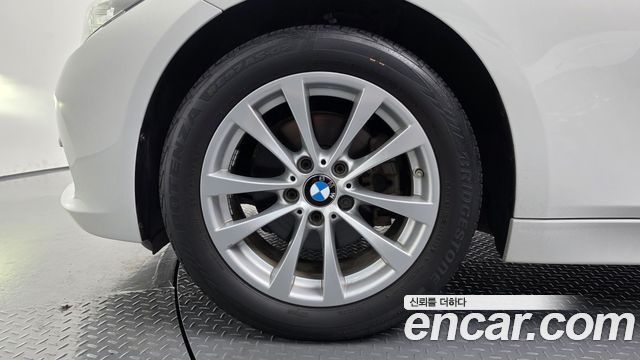 BMW 3-Series 2017 — photo 5