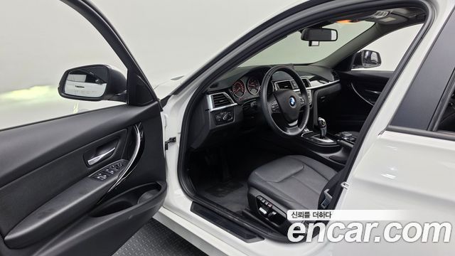 BMW 3-Series 2017 — photo 10