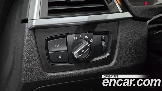 BMW 3-Series 2017 — photo 15