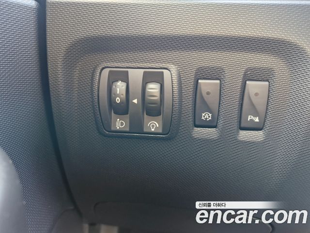 Renault Korea QM3 2016 — photo 13