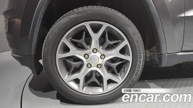 Jeep Cherokee 2019 — photo 5