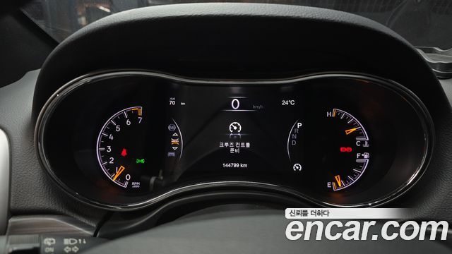 Jeep Cherokee 2019 — photo 8