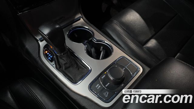 Jeep Cherokee 2019 — photo 9