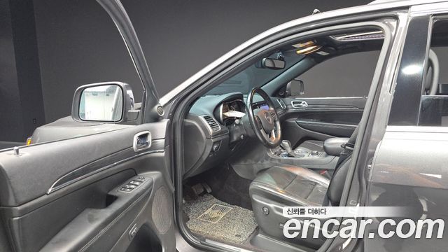 Jeep Cherokee 2019 — photo 10