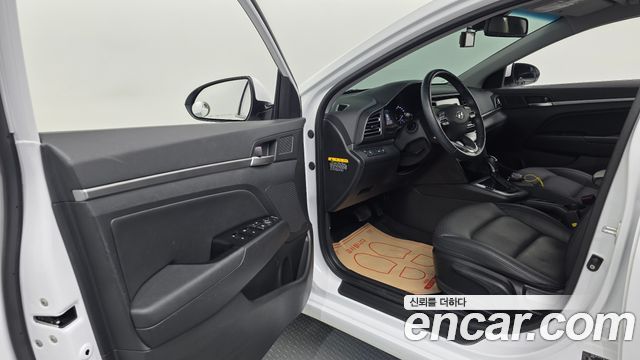 Hyundai AVANTE 2020 — photo 13