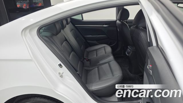 Hyundai AVANTE 2020 — photo 18