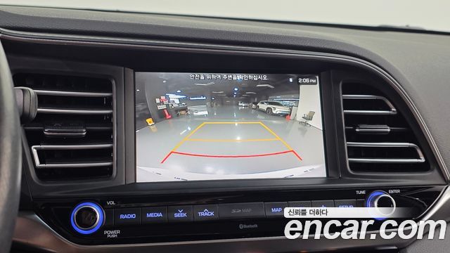 Hyundai AVANTE 2020 — photo 21