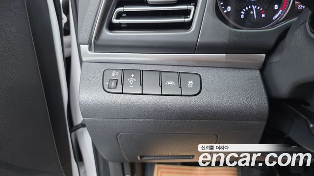 Hyundai AVANTE 2020 — photo 26
