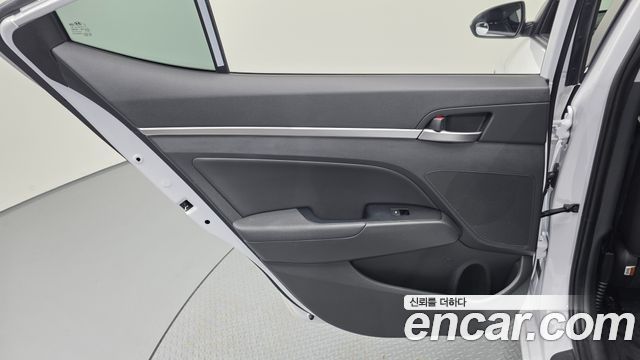 Hyundai AVANTE 2020 — photo 15