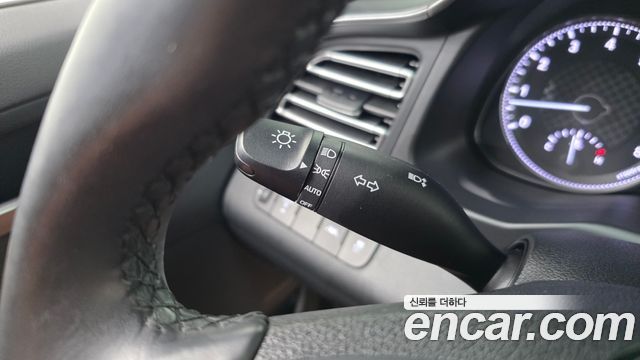 Hyundai AVANTE 2020 — photo 28