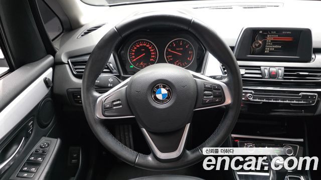 BMW 2-Series 2015 — photo 13