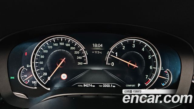 BMW 5-Series 2018 — photo 11