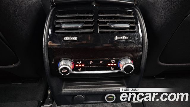 BMW 5-Series 2018 — photo 24