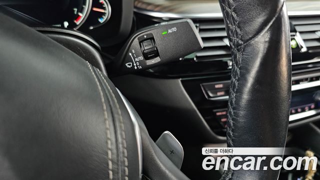 BMW 5-Series 2018 — photo 27