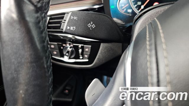 BMW 5-Series 2018 — photo 28