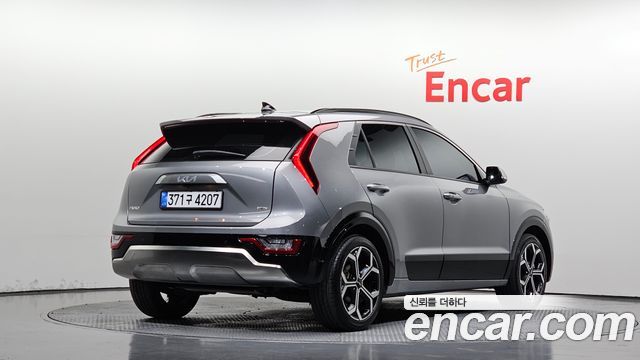 Kia Niro 2023 — photo 2
