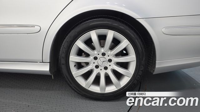 Mercedes-Benz E-Class 2009 — photo 5