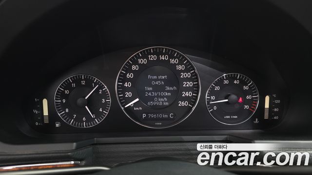 Mercedes-Benz E-Class 2009 — photo 8