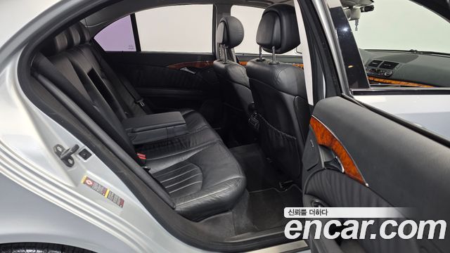 Mercedes-Benz E-Class 2009 — photo 12