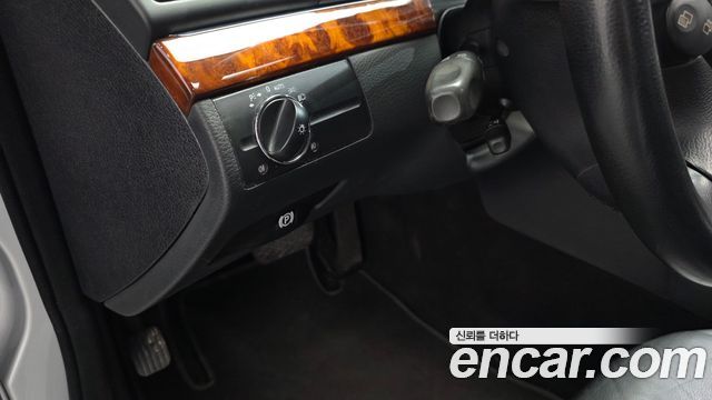 Mercedes-Benz E-Class 2009 — photo 14