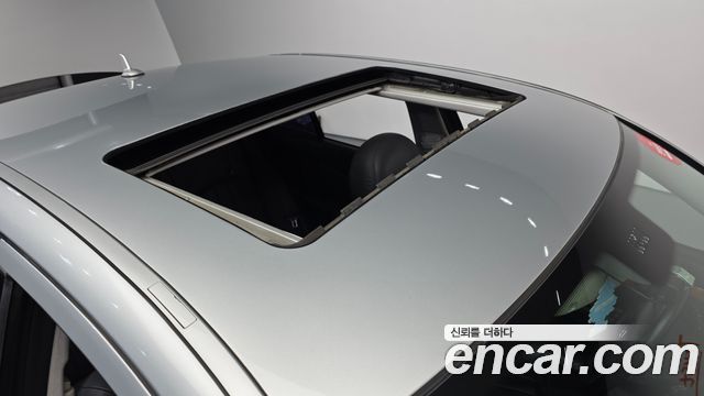Mercedes-Benz E-Class 2009 — photo 18