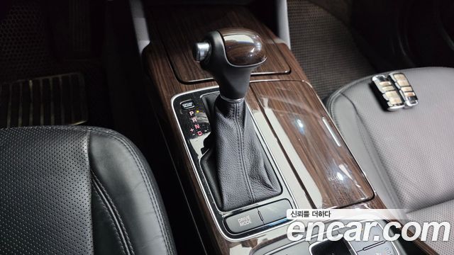 Kia K7 2016 — photo 9