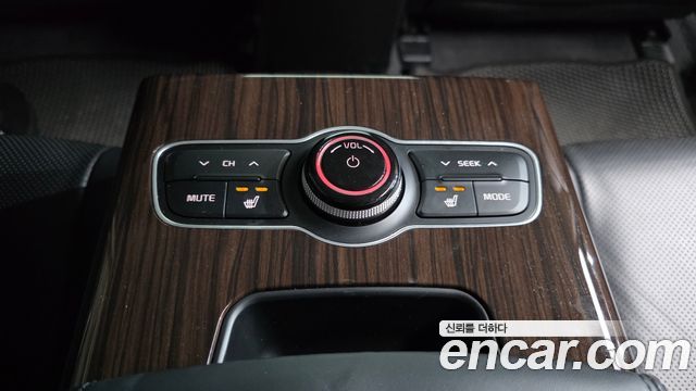 Kia K7 2016 — photo 20