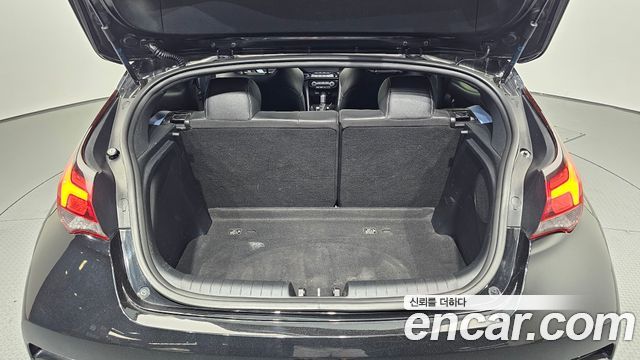 Hyundai Veloster 2021 — photo 22