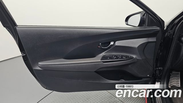 Hyundai Veloster 2021 — photo 14