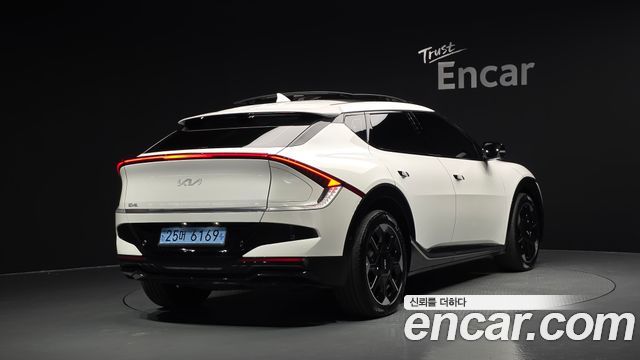 Kia EV6 2025 — photo 2
