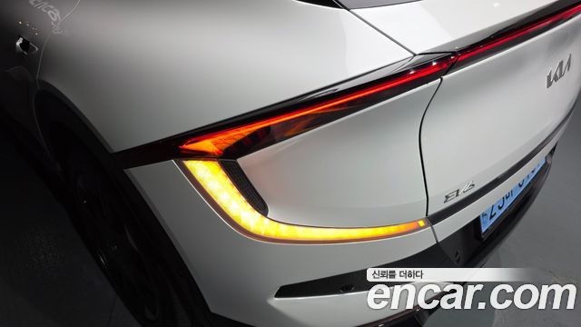 Kia EV6 2025 — photo 9