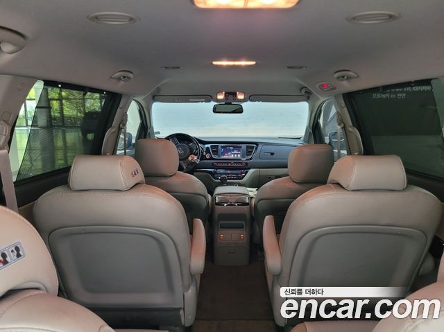 Kia Canival 2015 — photo 7