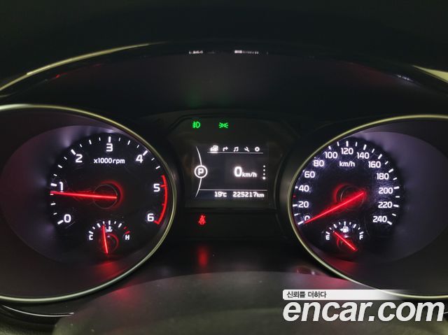 Kia Canival 2015 — photo 8
