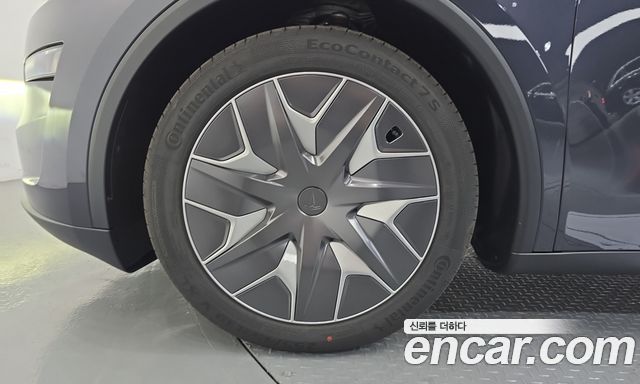 Tesla Model Y 2026 — photo 5