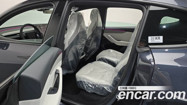 Tesla Model Y 2026 — photo 11
