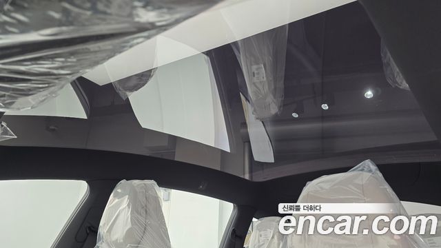 Tesla Model Y 2026 — photo 16