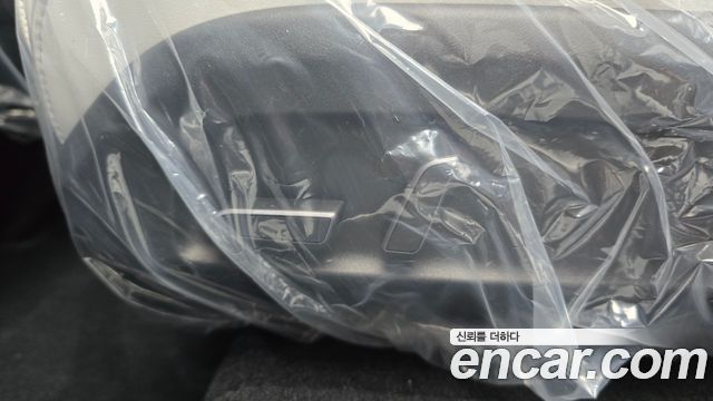 Tesla Model Y 2026 — photo 19